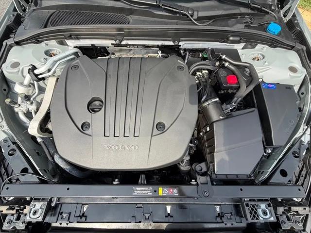 2025 Volvo S60 B5 Plus