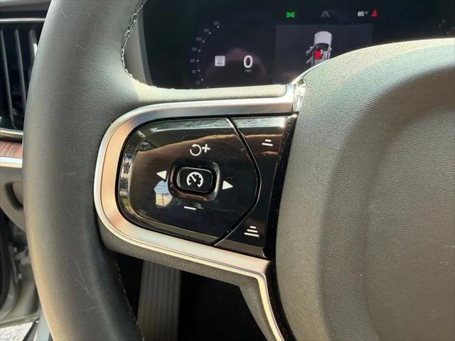 2025 Volvo S60 B5 Plus