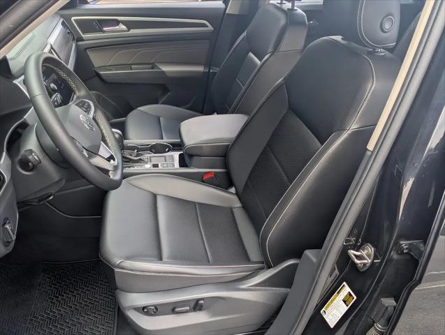 2023 Volkswagen Atlas 2.0T SE w/Technology