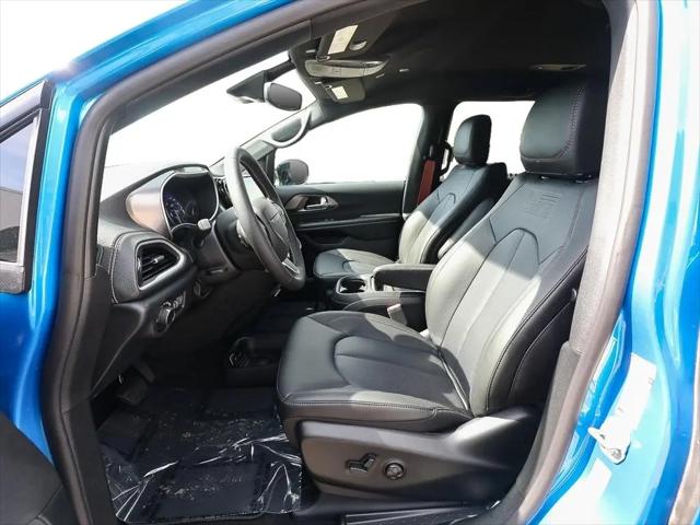 2027 Chrysler Pacifica Select AWD