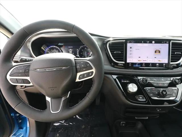 2027 Chrysler Pacifica Select AWD