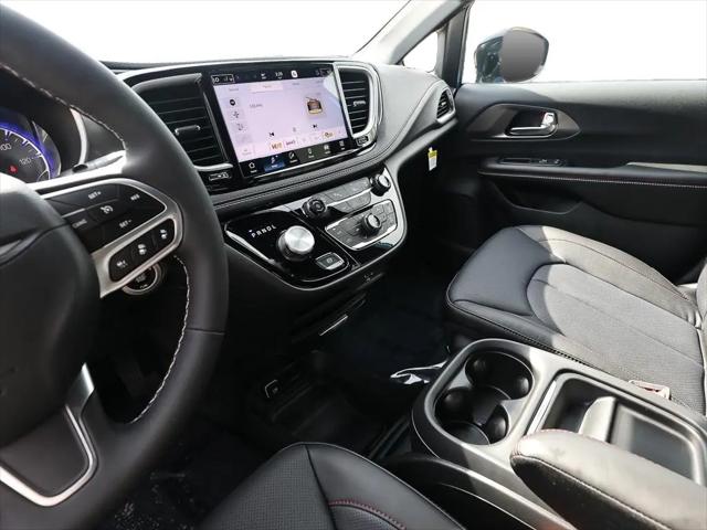 2027 Chrysler Pacifica Select AWD