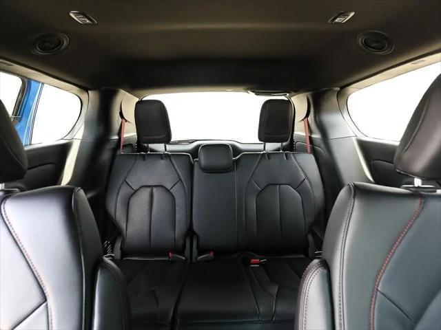 2027 Chrysler Pacifica Select AWD