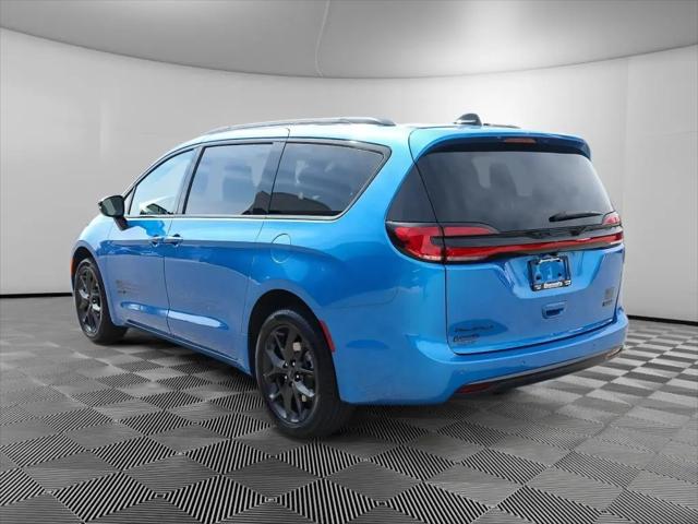 2027 Chrysler Pacifica Select AWD