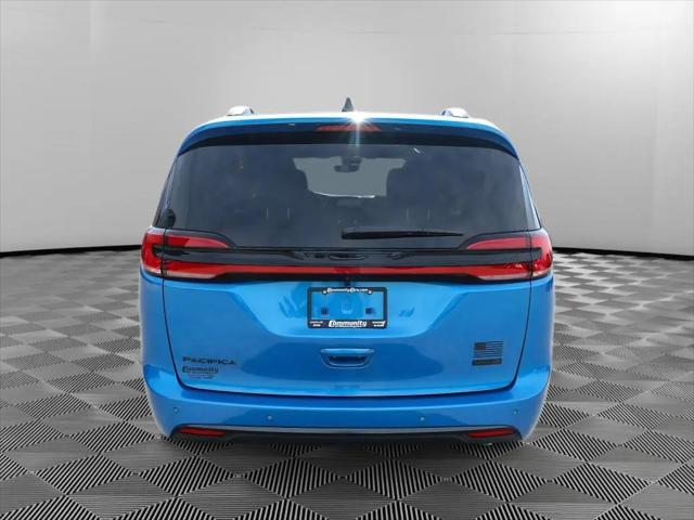 2027 Chrysler Pacifica Select AWD