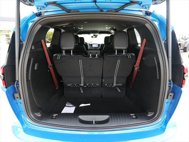 2027 Chrysler Pacifica Select AWD