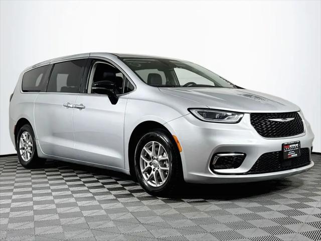 2024 Chrysler Pacifica Touring L for sale in Leesburg, VA