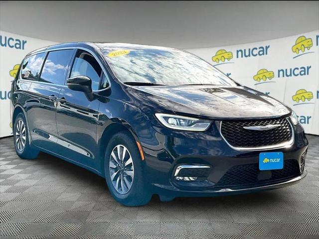 2023 Chrysler Pacifica Hybrid Touring L for sale in Woburn, MA