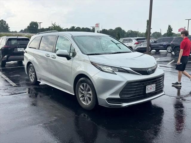 2023 Toyota Sienna LE for sale in Springfield, MO