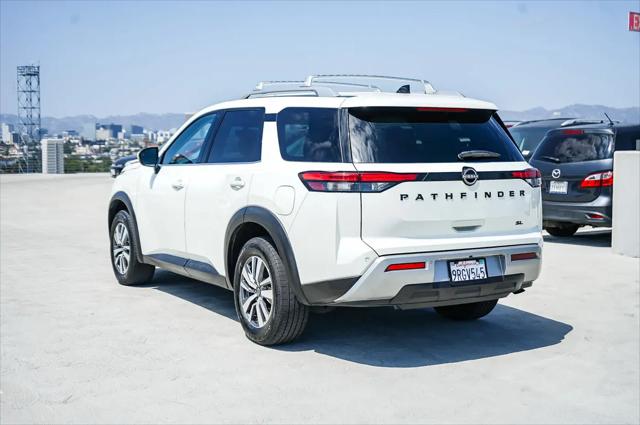 2023 Nissan Pathfinder SL FWD