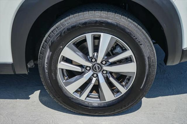 2023 Nissan Pathfinder SL FWD