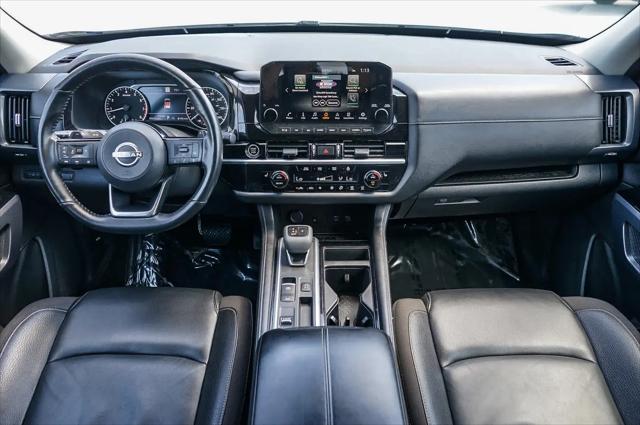 2023 Nissan Pathfinder SL FWD