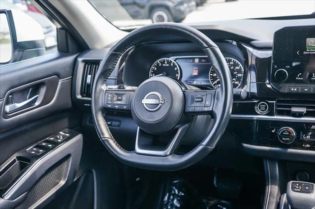 2023 Nissan Pathfinder SL FWD