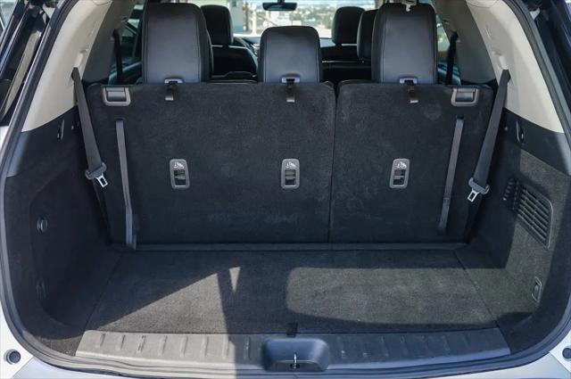 2023 Nissan Pathfinder SL FWD