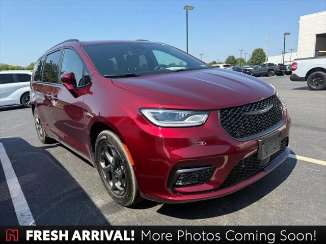 2021 Chrysler Pacifica Hybrid Limited for sale in O'Fallon, IL