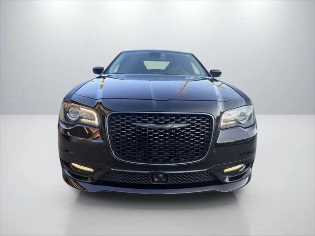 2023 Chrysler 300 Touring L
