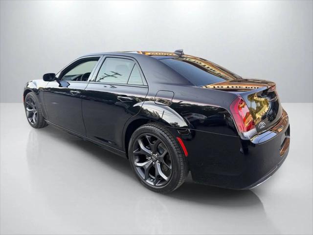 2023 Chrysler 300 Touring L