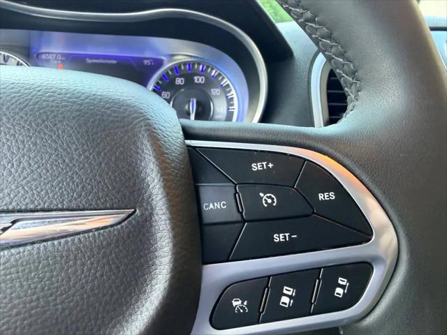 2023 Chrysler 300 Touring L
