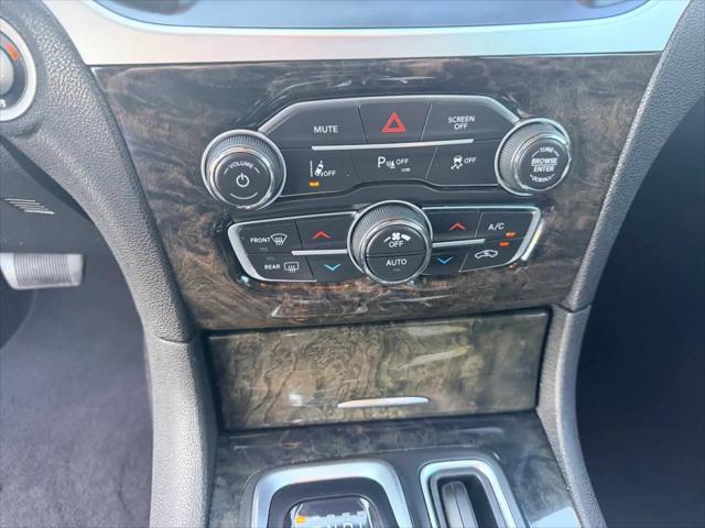 2023 Chrysler 300 Touring L