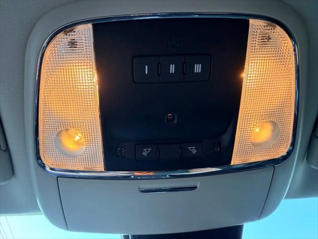 2023 Chrysler 300 Touring L
