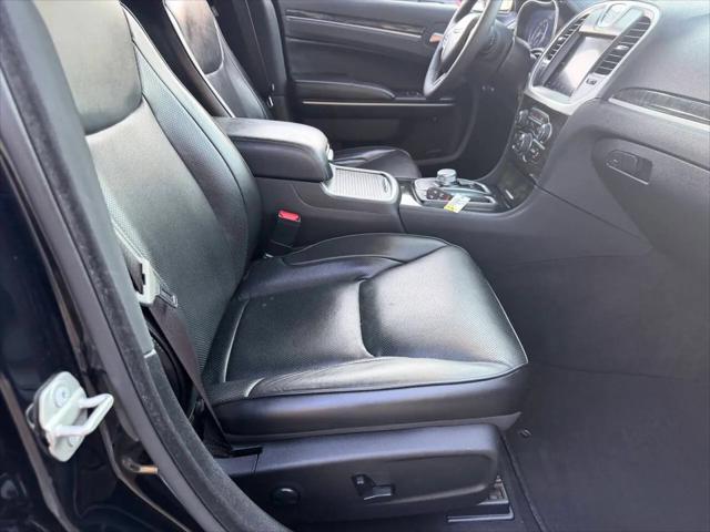 2023 Chrysler 300 Touring L