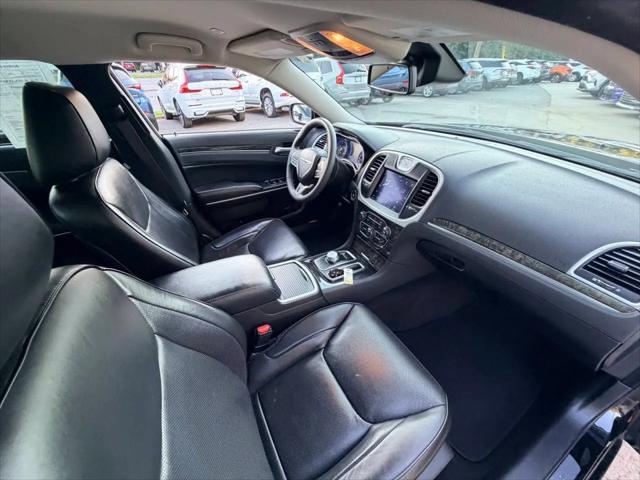 2023 Chrysler 300 Touring L