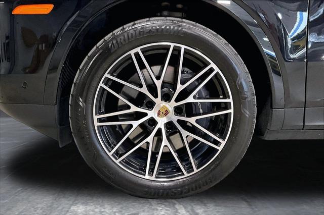 2024 Porsche Cayenne Base