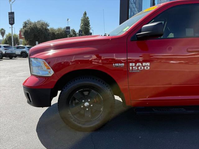 2019 Ram 1500 Classic SLT Crew Cab 4x2 64 Box