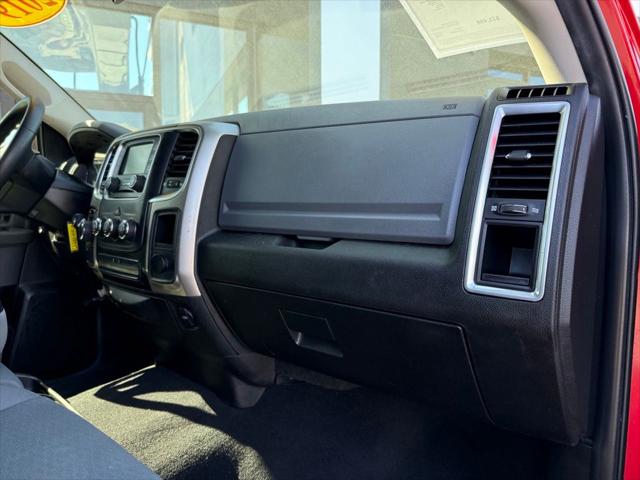 2019 Ram 1500 Classic SLT Crew Cab 4x2 64 Box