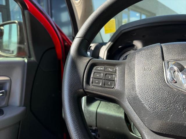 2019 Ram 1500 Classic SLT Crew Cab 4x2 64 Box