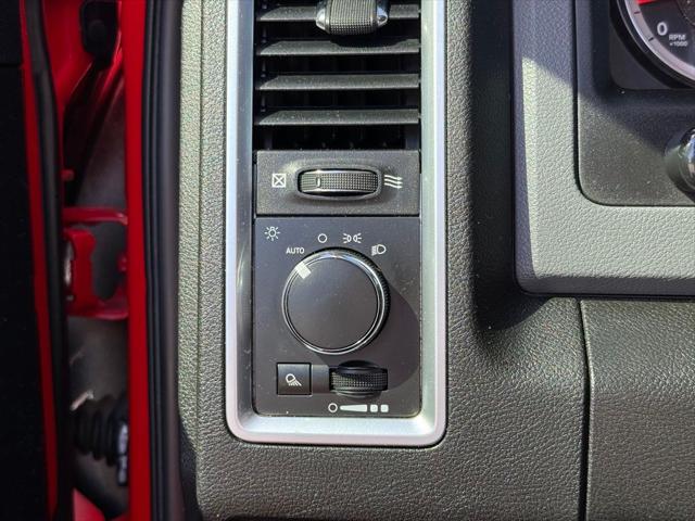 2019 Ram 1500 Classic SLT Crew Cab 4x2 64 Box