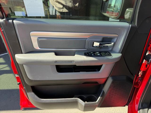 2019 Ram 1500 Classic SLT Crew Cab 4x2 64 Box