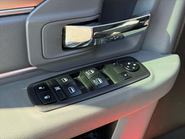 2019 Ram 1500 Classic SLT Crew Cab 4x2 64 Box