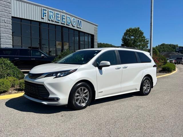 2021 Toyota Sienna XLE for sale in Pounding Mill, VA