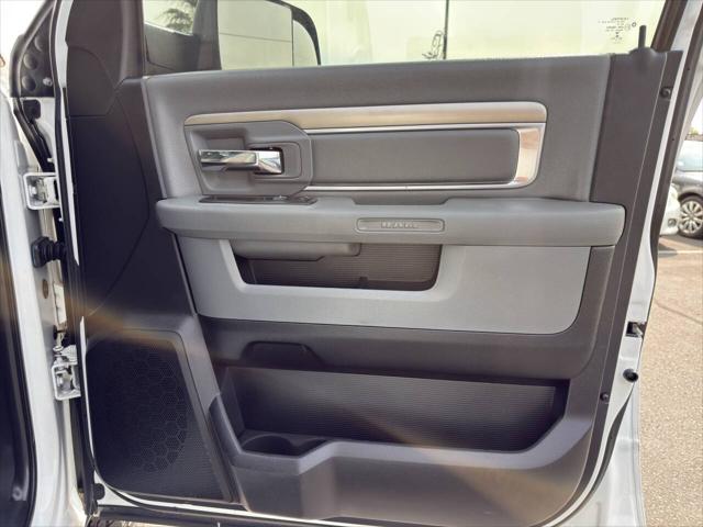 2017 Ram 3500 Lone Star Crew Cab 4x4 8 Box