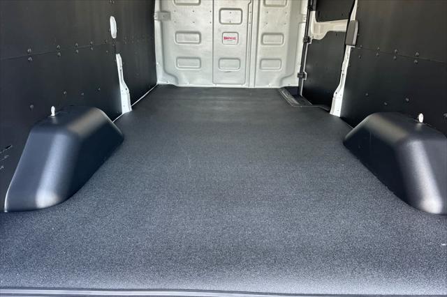2026 Ford Transit Cargo Van T-250 148 Med Rf 9150 GVWR RWD