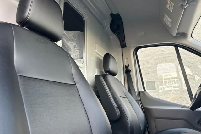 2026 Ford Transit Cargo Van T-250 148 Med Rf 9150 GVWR RWD