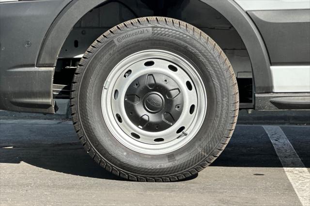 2026 Ford Transit Cargo Van T-250 148 Med Rf 9150 GVWR RWD