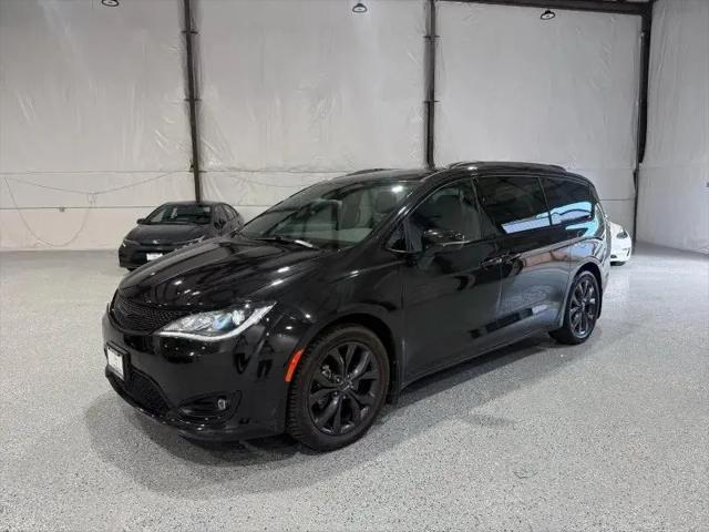 2019 Chrysler Pacifica 35th Anniversary Limited for sale in Kent, WA