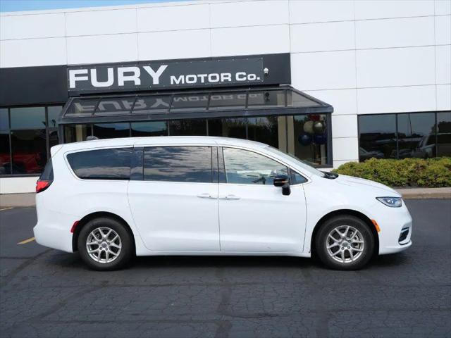 2024 Chrysler Pacifica Touring L for sale in Forest Lake, MN