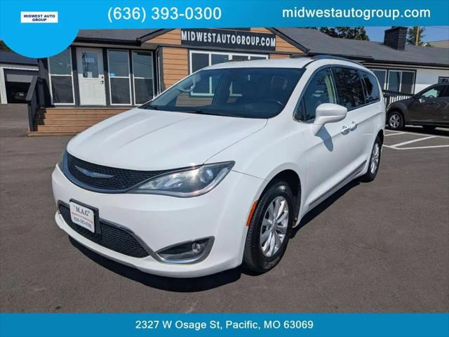 2020 Chrysler Pacifica Touring L for sale in Pacific, MO