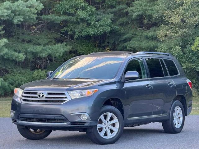 2012 Toyota Highlander SE V6 for sale in Raynham, MA