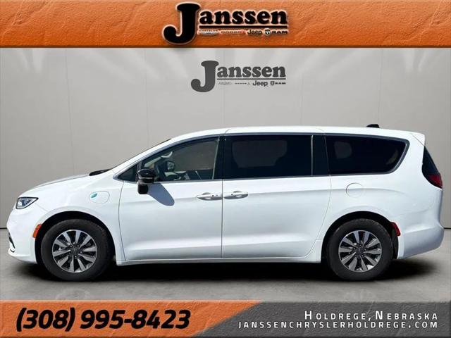 2024 Chrysler Pacifica Hybrid Select for sale in Holdrege, NE