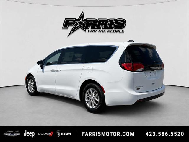 2027 Chrysler Pacifica LX