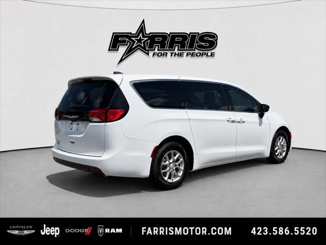 2027 Chrysler Pacifica LX