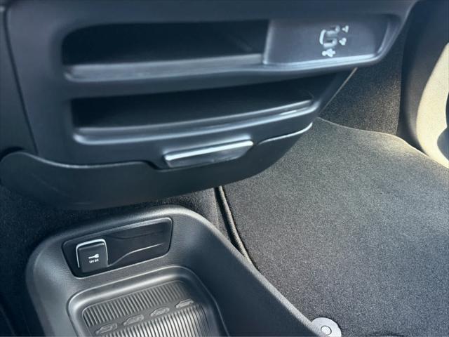 2027 Chrysler Pacifica LX