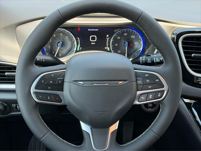 2027 Chrysler Pacifica LX