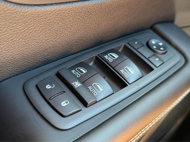 2027 Chrysler Pacifica LX