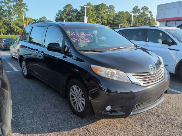 2017 Toyota Sienna XLE 8 Passenger for sale in Florence, SC
