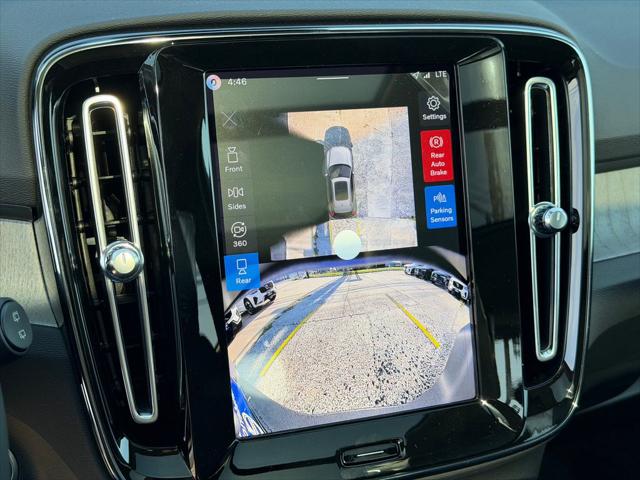 2026 Volvo XC40 Plus, B5 AWD Gas mild hybrid, Dark